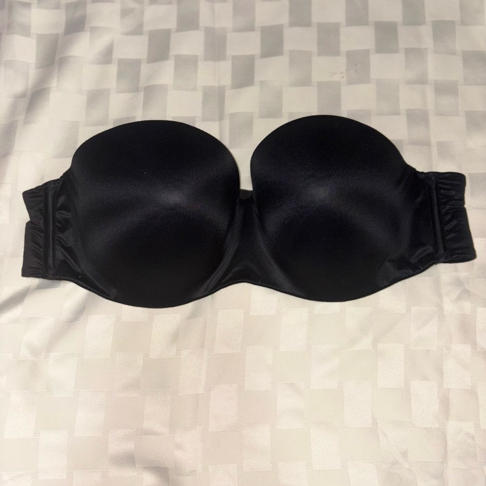 VICTORIA SECRET STRAPLESS BRA